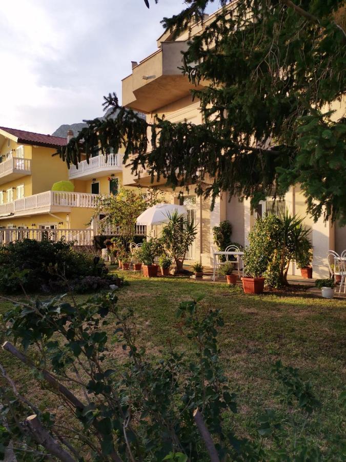 Apartments Sretna Gradac  Exterior photo