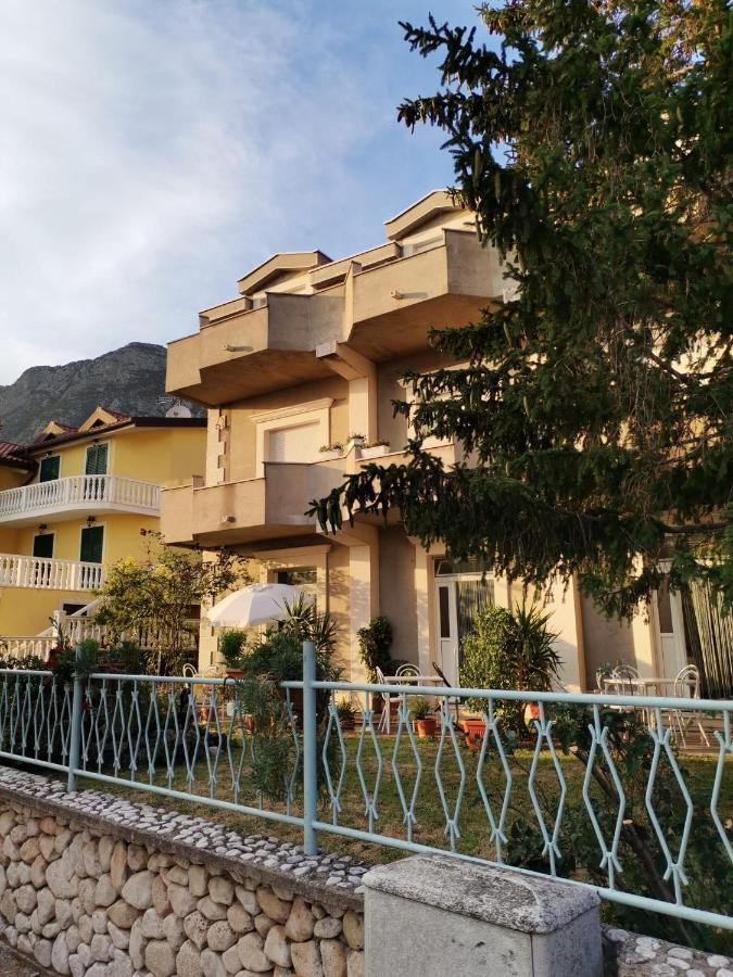 Apartments Sretna Gradac  Exterior photo